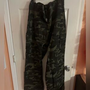 NWT cargo camo pants